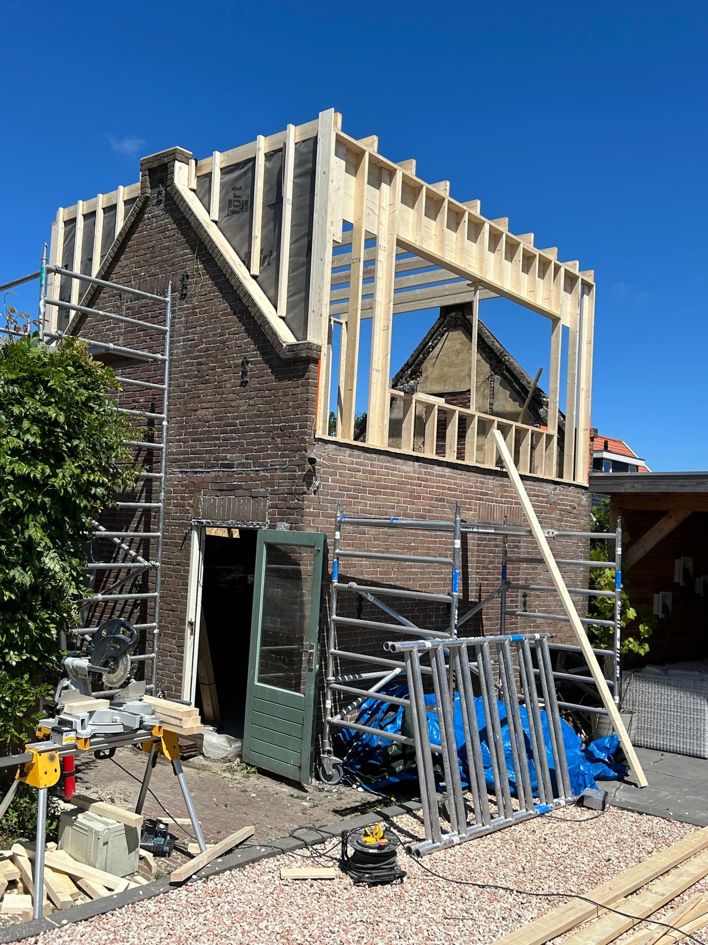 Dakopbouw van een Schuur in Broekerhaven